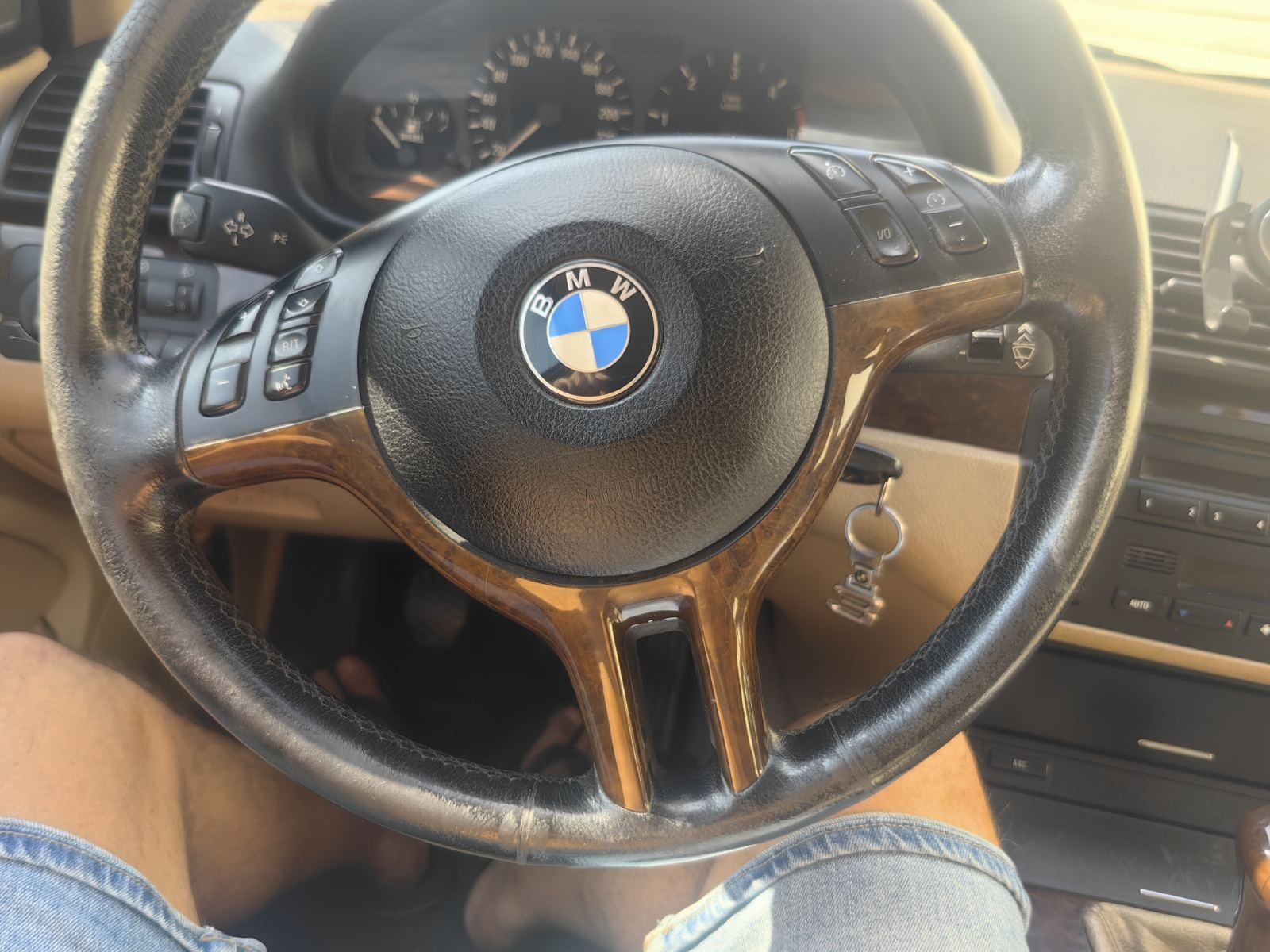 Продавам BMW E46 320d