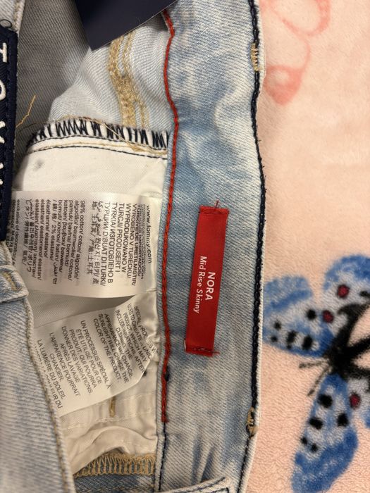 Нови! Дънки на Tommy Hilfiger