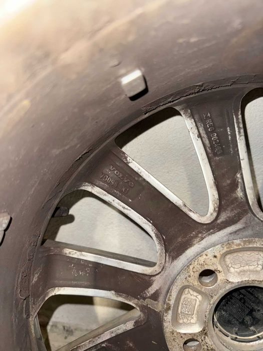 Оригинална джанта Волво REX 17" Крива с гума