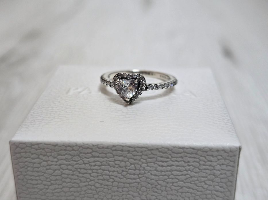 Inel Pandora silver inima alba