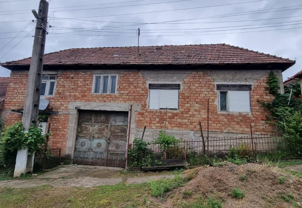 Casa de vinzare in satul Hidis com Pomezeu jud Bihor