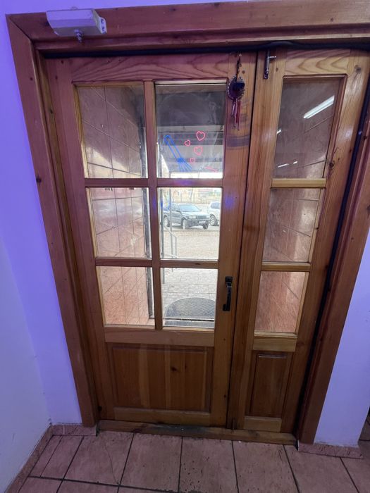 Двери деревянные в отличном состоянии