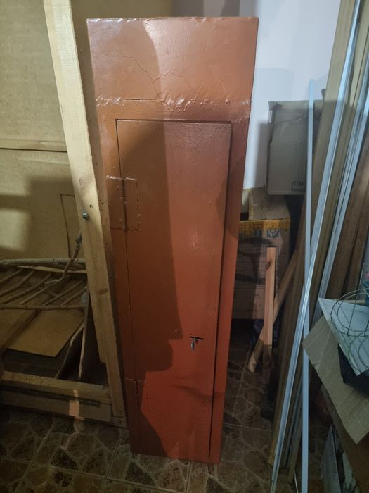 Продам сейф возможен торг