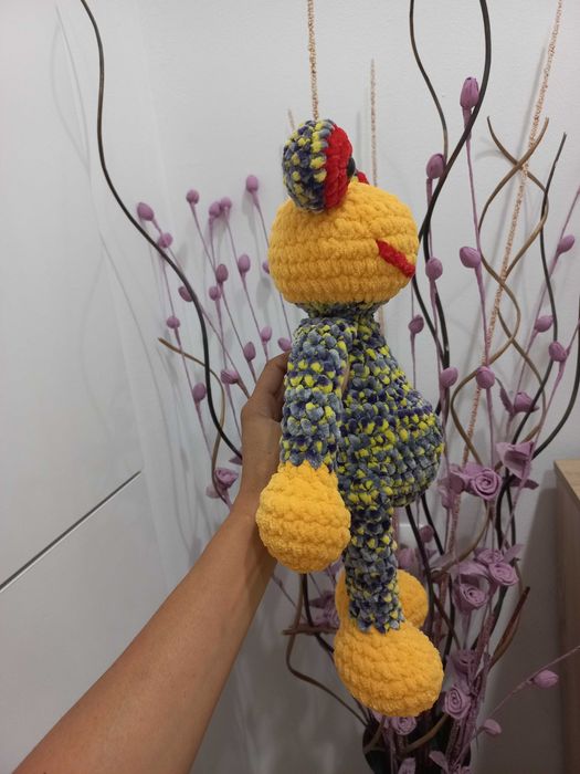 Жабчета с височина около 37см.