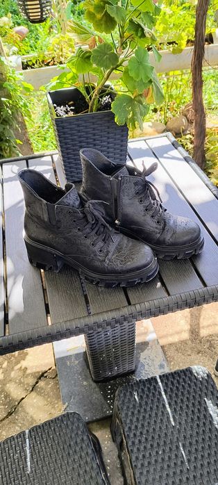 Зимни дамски обувки