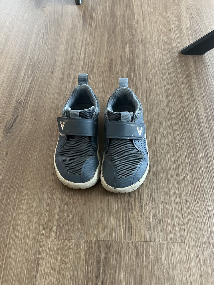 Vivobarefoot боси обувки за момче