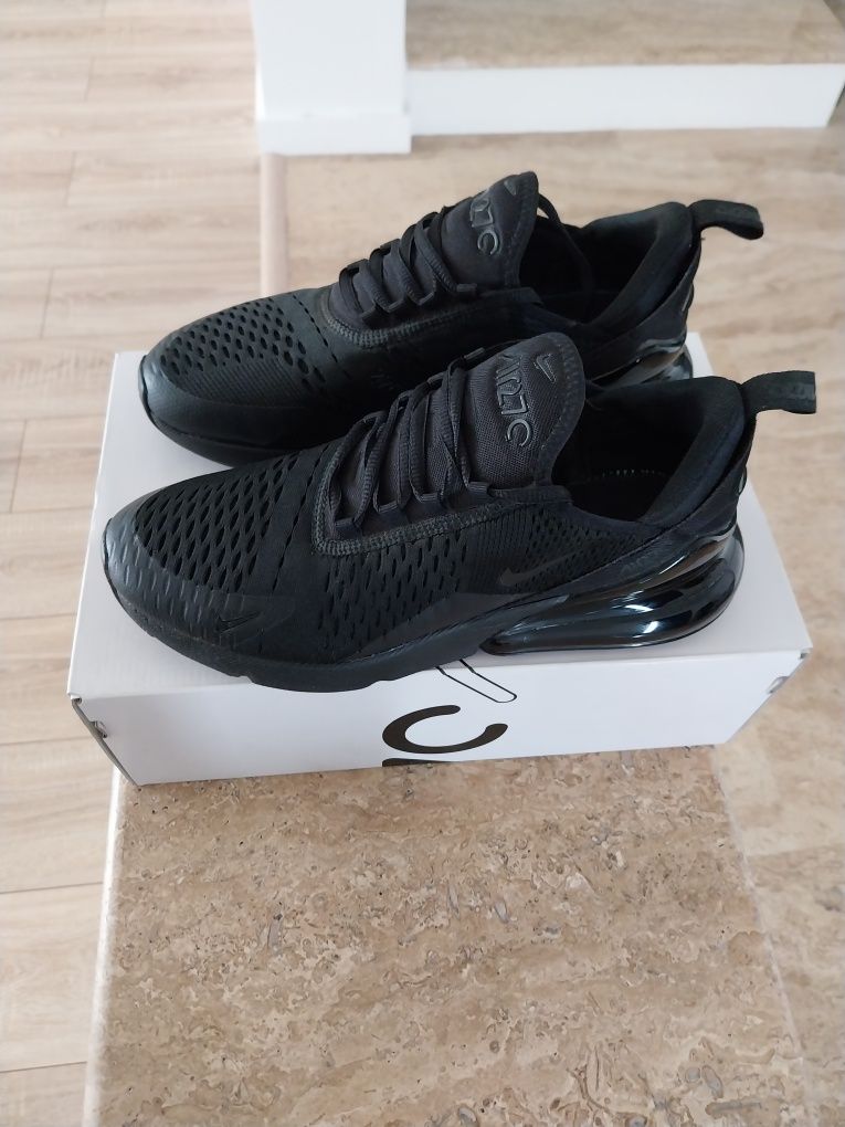 Nike Air Max 270 mas. 40,5