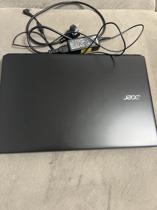 Лаптоп Acer Aspire E5 комплект с зарядно