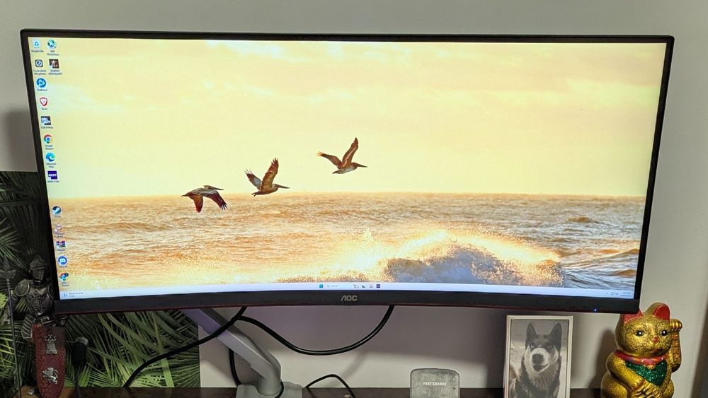 Vând Monitor Gaming AOC, Curbat, 34", VA, WQHD, 180Hz, 1ms, HDR400