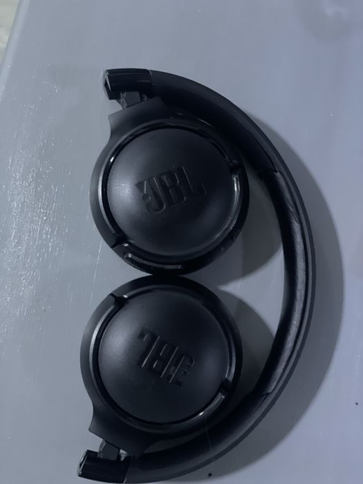 Наушники JBL в отличном состоянии