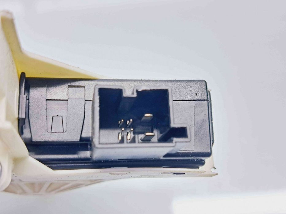 Motoras geam dreapta fata Audi Q7 (4LB) [Fabr 2006-2014] 4L0959802B