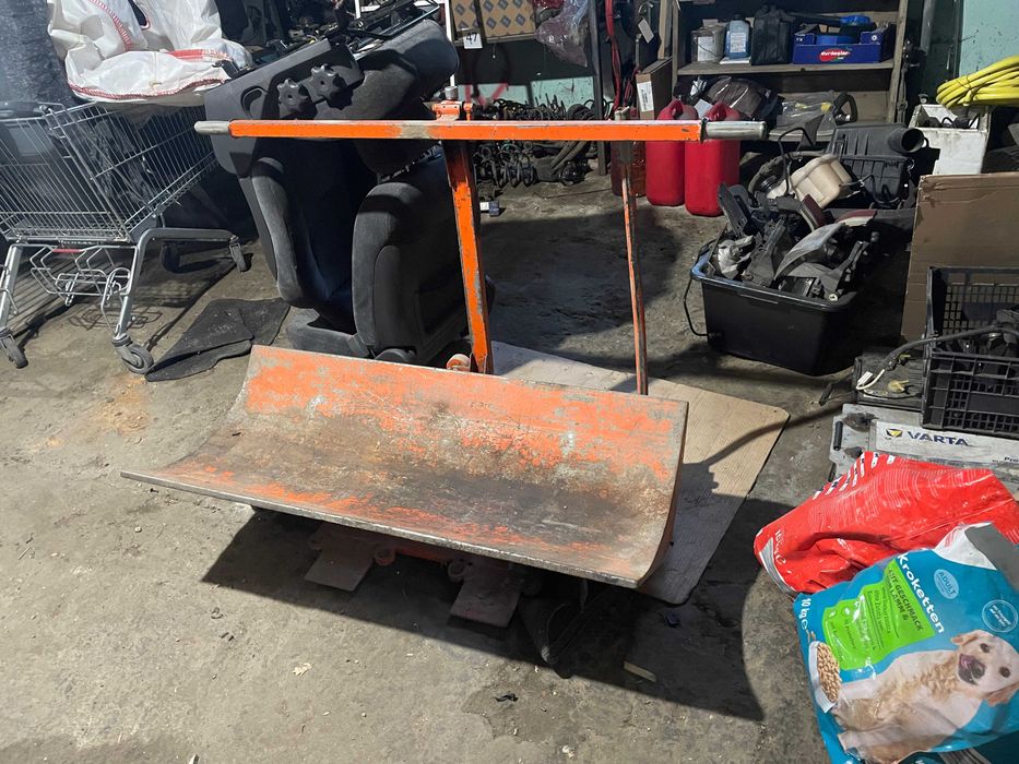 Liza hidraulica de ridicat valuri textile , linoleum , folie