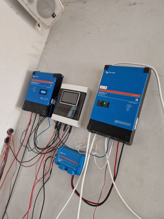 Victron invertor și controler