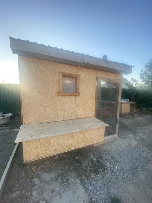 Продается курятник.Для 10-15 кур.Утепленный.