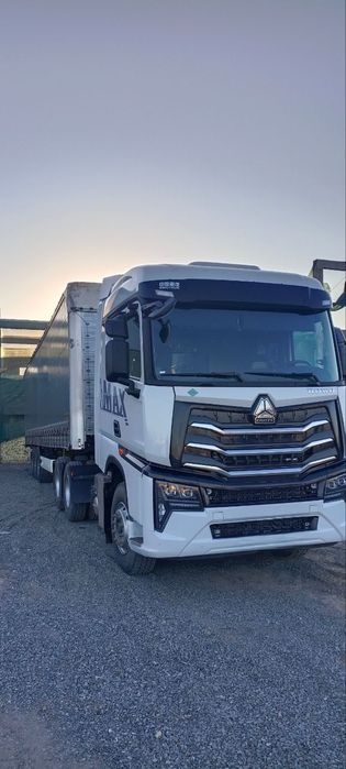 Седельный тягач Sinotruk Howo-Max 6x4 CNG