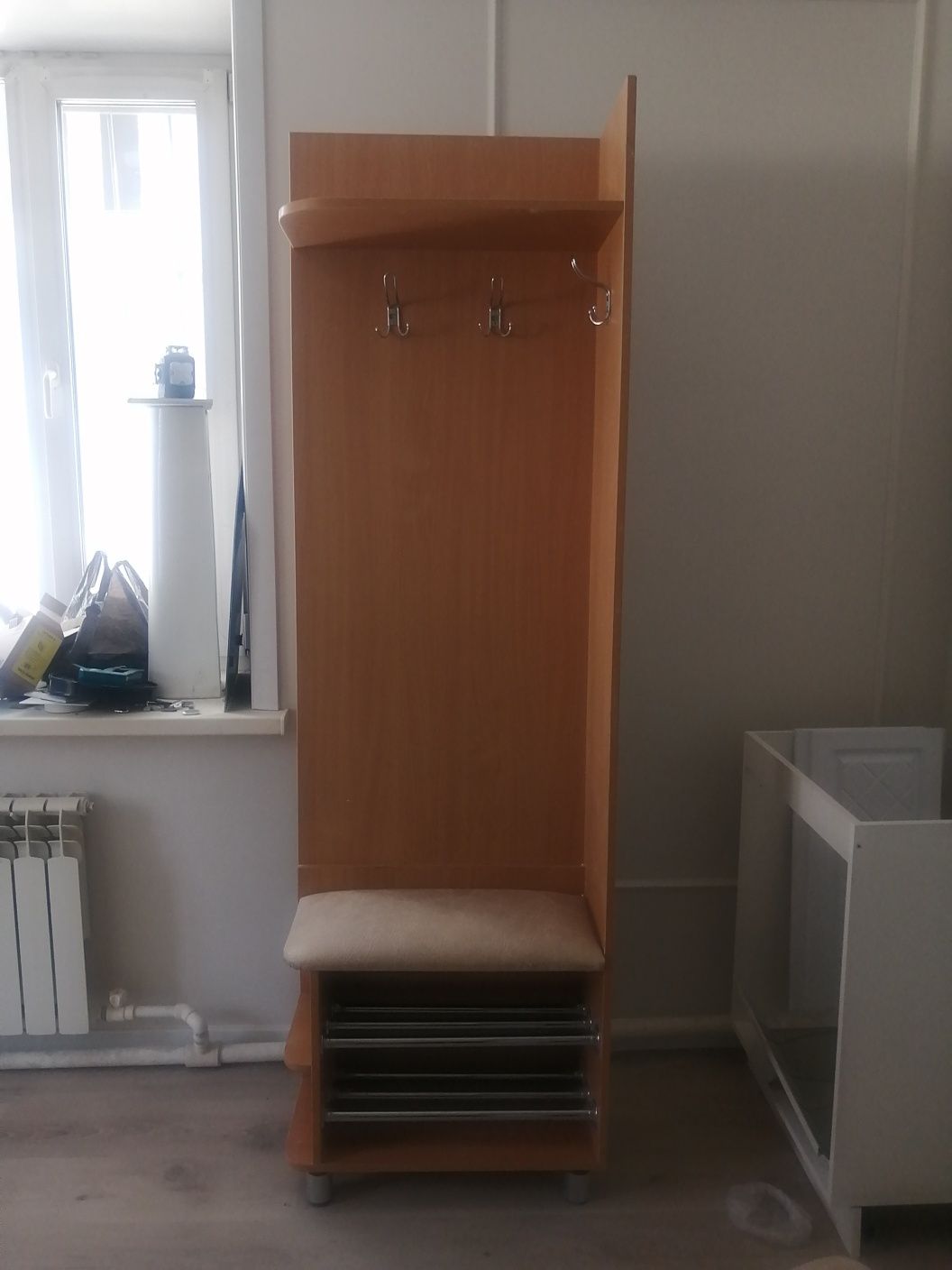 Вешалка с обувницей для прихожей