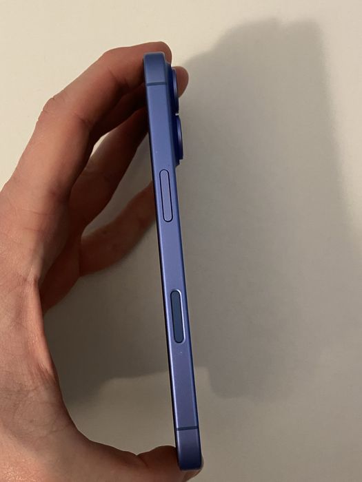 Vand iphone 16 in stare buna