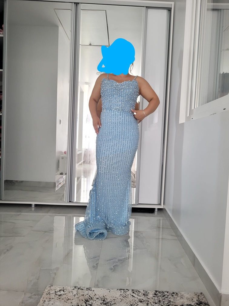 Vand rochie mărimea 40 purtata o singura data