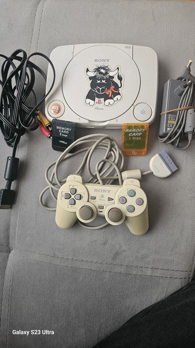 PlayStation One (PS1) с оригинален комплект!