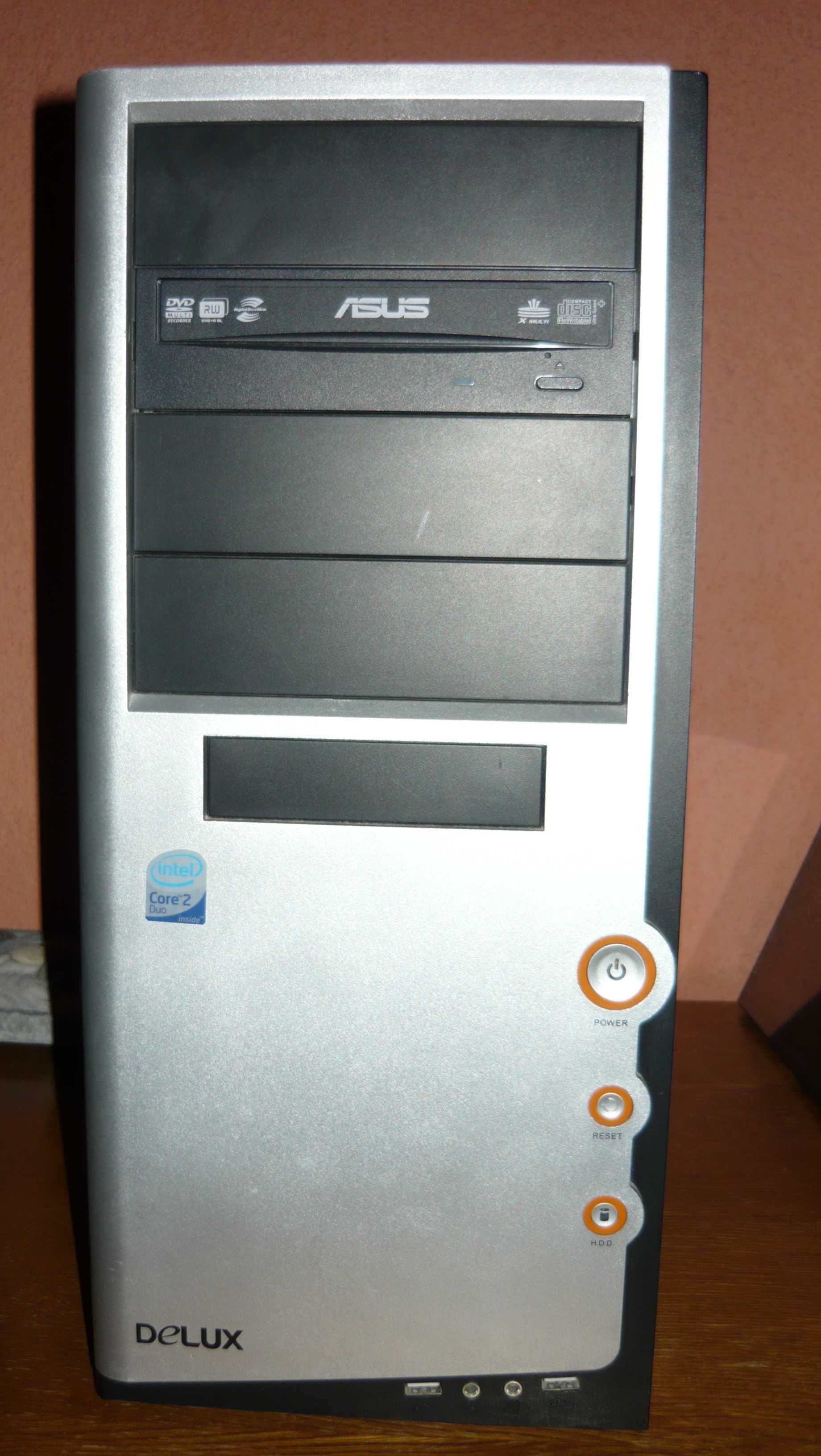 Calculator Desktop PC cu Monitor