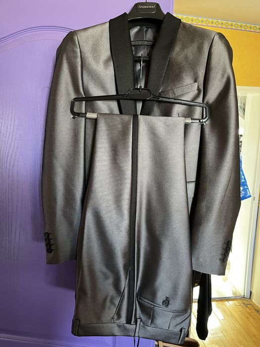 Нов костюм от Andrews