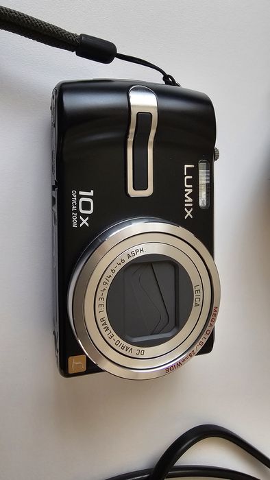 Aparat foto Panasonic Lumix TZ3 obiectiv Leica Sdcard incarcator cutie