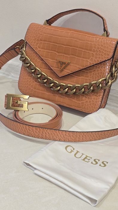Чанта и колан GUESS