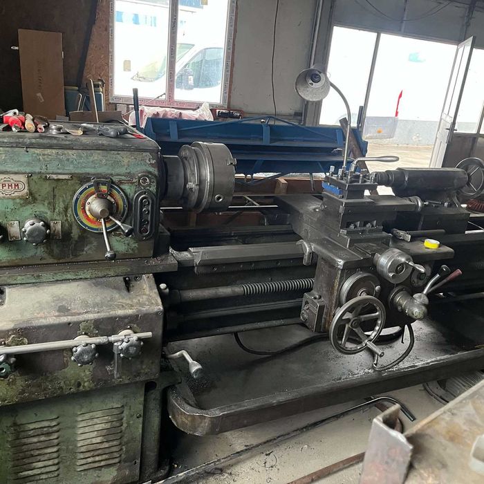 Универсален струг