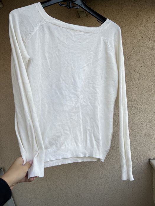 Пуловери различни цветове