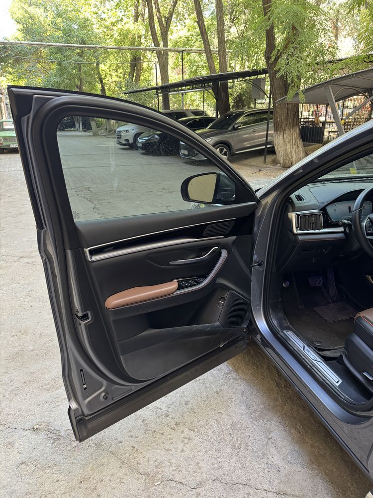 Bud song plus D-MI AWD polni privit 1200 km zapas xod