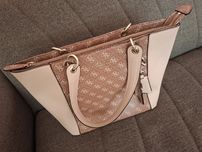 Дамски чанти Guess и Steve Madden