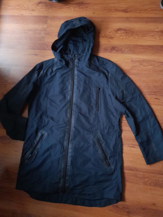 HUGO BOSS  мъжко яке M- L размер.