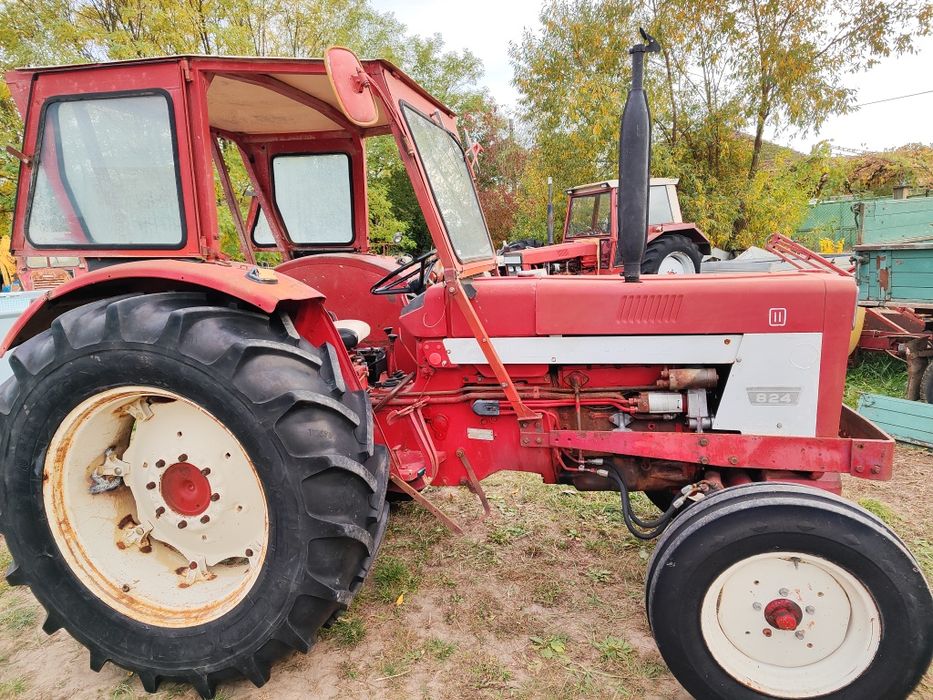 Tractor 824 International 75 cp.