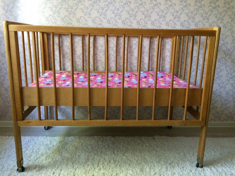 Детская кроватка-манеж