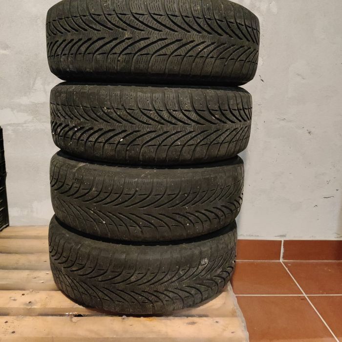 Anvelope iarnă+jante tablă 195/65 R15