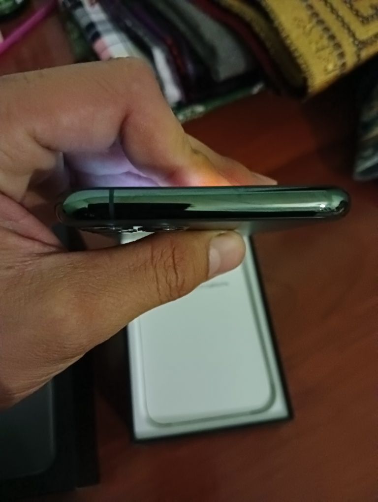 Iphone 11pro sotiladi srocna