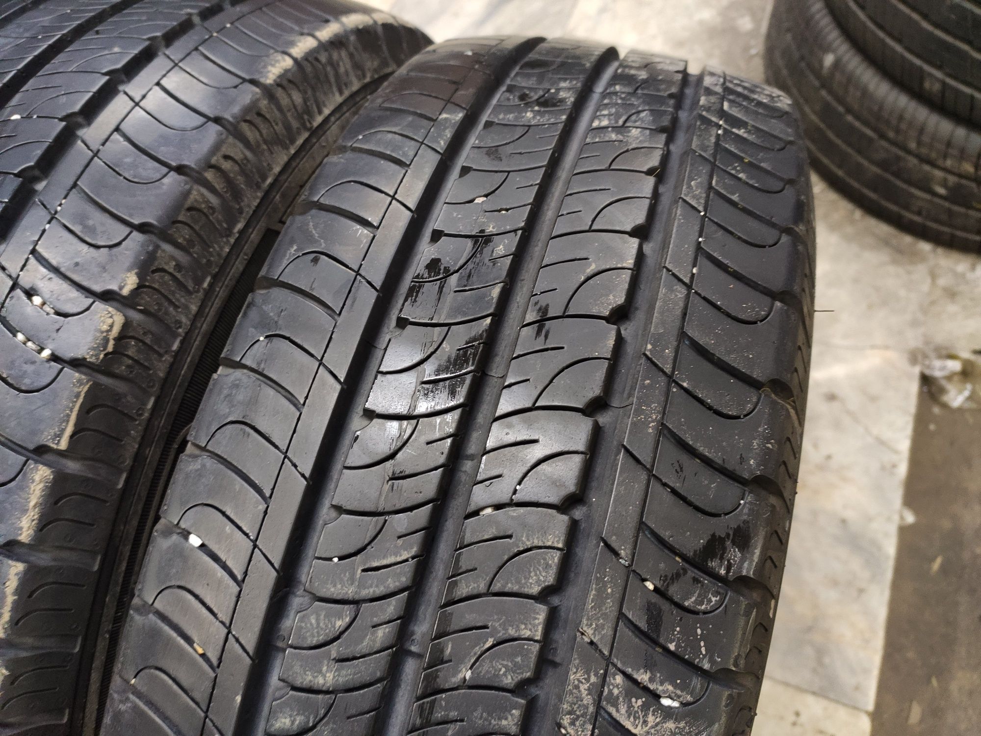 2бр Летни Гуми 215 65 16С - Goodyear