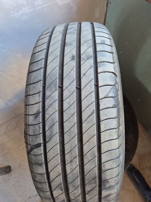 Летни гуми много запазени.