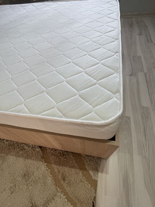 Saltea cu spumă cu memorie 140x200/20 cm – moale și confortabilă