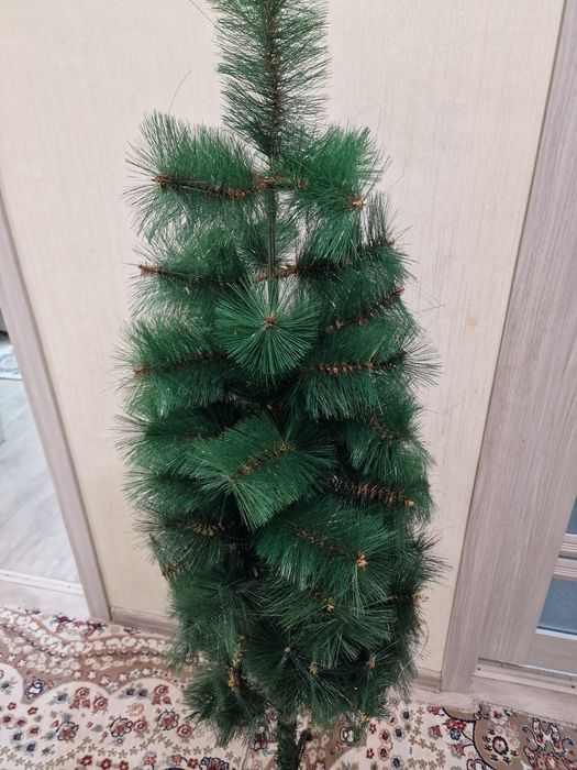 Ёлка в отличном состоянии