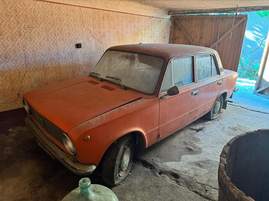 Autoturism Lada 1200