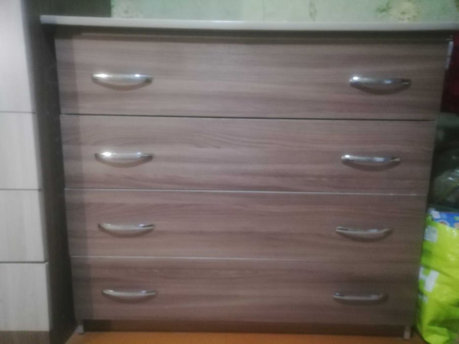 Продам шкаф угловой, тумбу, диван подрастковый