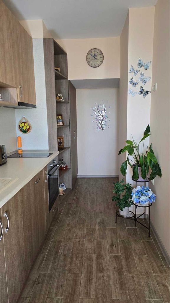 Продава се Четиристаен апартамент в Варна, Гръцка махала - 105 кв.м за 1791 €/кв.м - Снимка #1