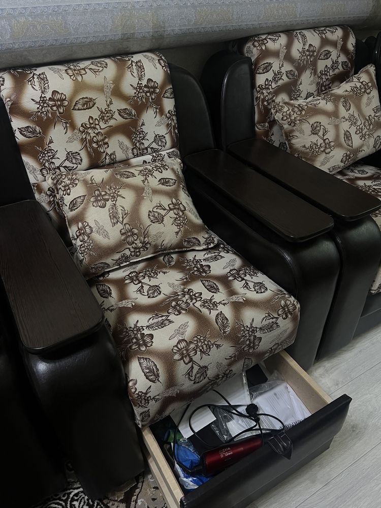 Продам диван и 2 кресла