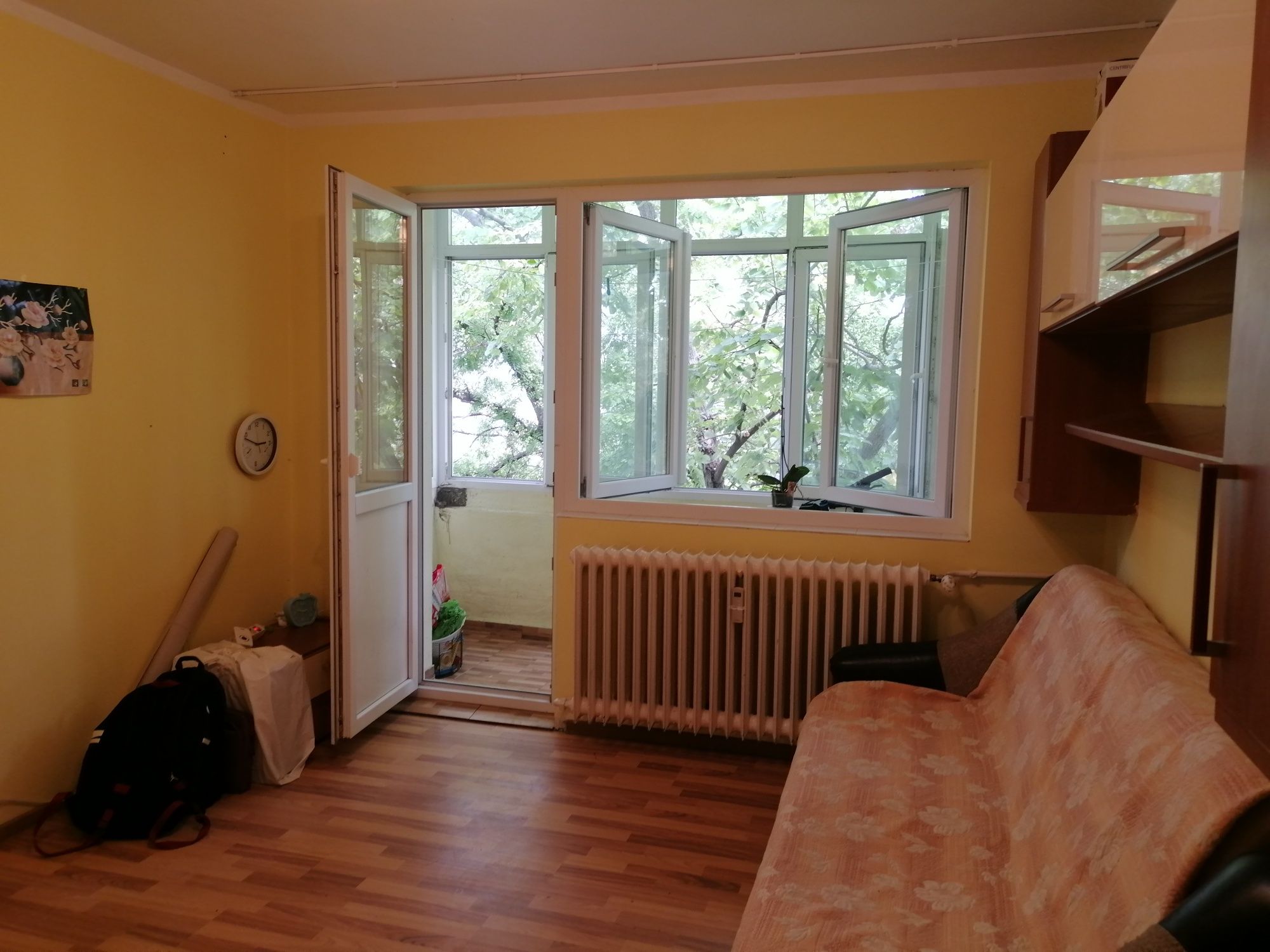 DOI  BAIETI      -Vand /schimb apartament