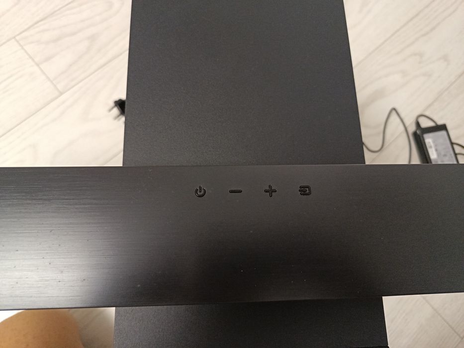 Vand soundbar SAMSUNG model HW-B 5500