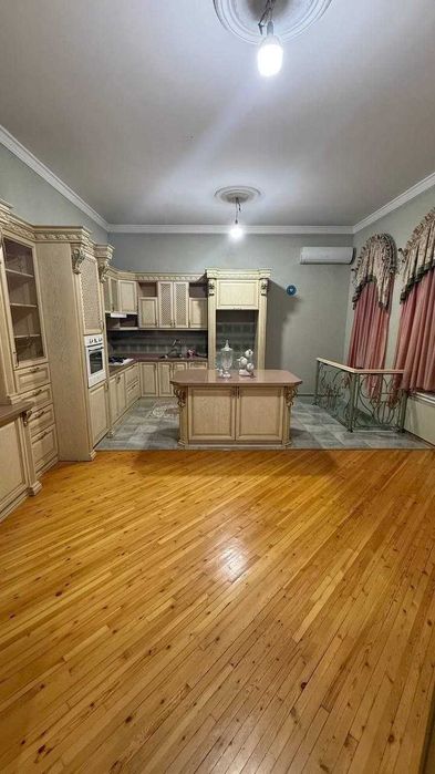 Sotiladi Дом Яккасарай РакатБоши махаля Богсарай 3.3 сотки Фасад 20*18