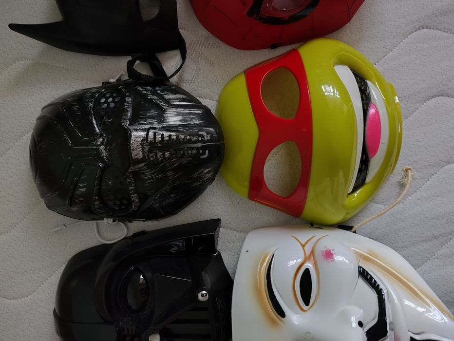 Колекция маски за игра