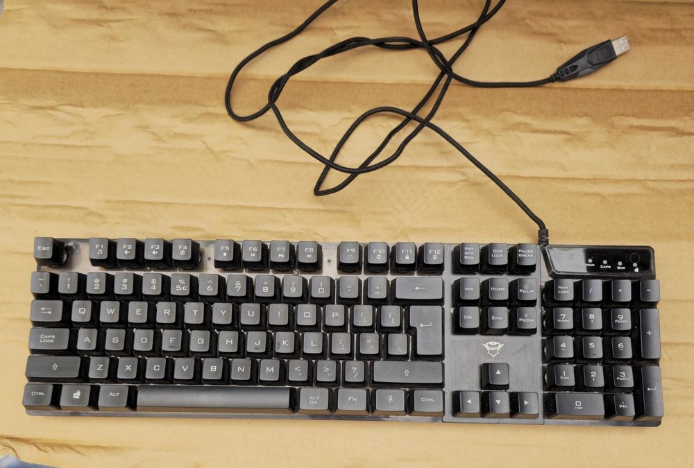 Tastatura jocuri luminoasa!