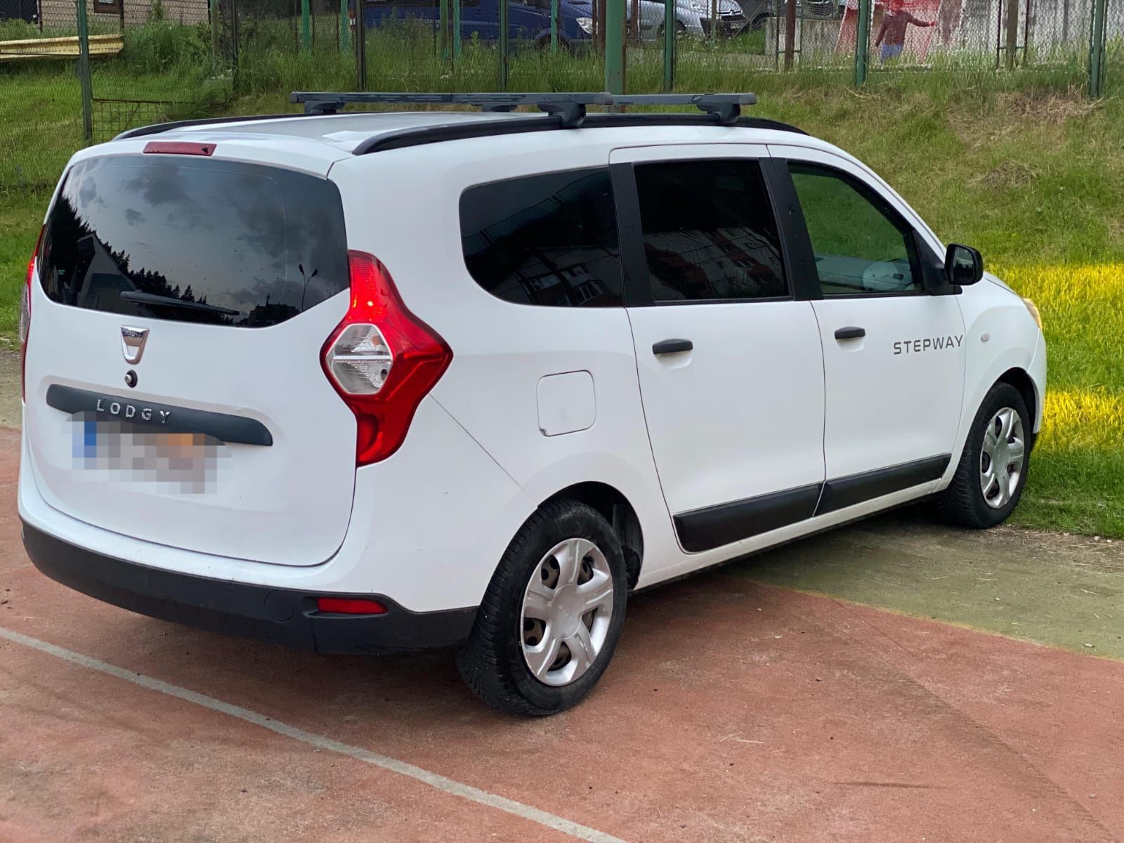 Dacia Lodgy 1.5dCi 2013 Germania MCV Touran Sharan Zafira Caddy VW
